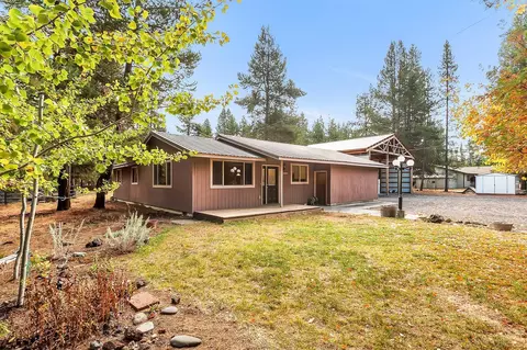 52940 Snow Flake Ln, La Pine, OR 97739 photo 1