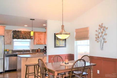 3000 NE Hope Dr, Bend, OR 97701 photo 5