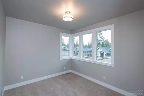 1833 NW Fields St, Bend, OR 97703 photo 24