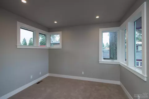 1833 NW Fields St, Bend, OR 97703 photo 3