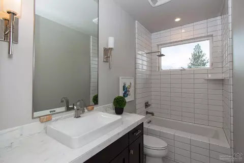 1833 NW Fields St, Bend, OR 97703 photo 23