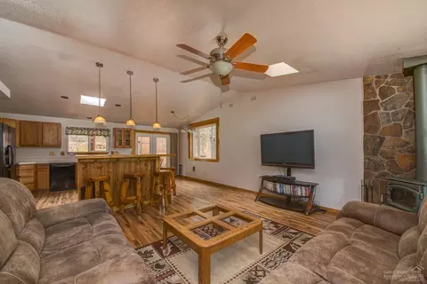 60070 Agate Rd, Bend, OR 97702 photo 4
