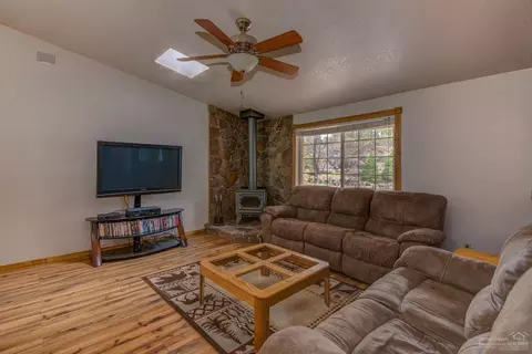 60070 Agate Rd, Bend, OR 97702 photo 3