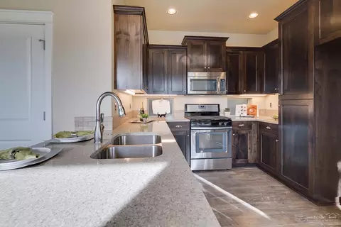 20856 SE Sotra Loop, Bend, OR 97702 photo 4
