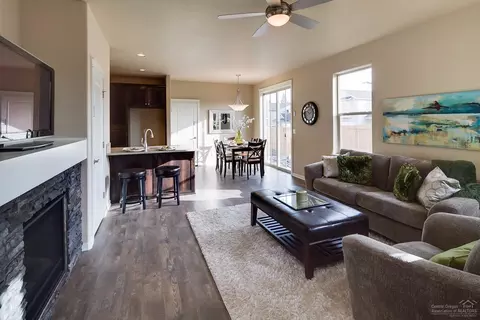 20856 SE Sotra Loop, Bend, OR 97702 photo 3