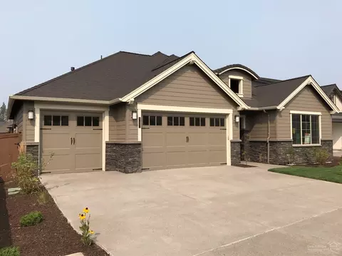 61043 SE Stari Most Loop, Bend, OR 97702 photo 1