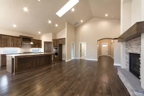 61043 SE Stari Most Loop, Bend, OR 97702 photo 7