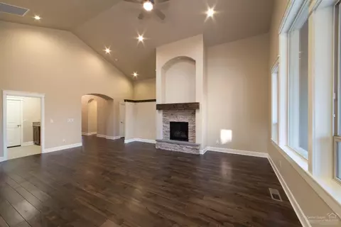 61043 SE Stari Most Loop, Bend, OR 97702 photo 8