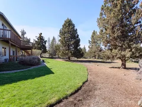 64055 Tanglewood Rd, Bend, OR 97703 photo 24