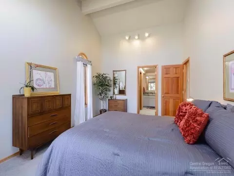 64055 Tanglewood Rd, Bend, OR 97703 photo 14