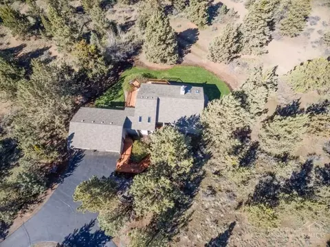 64055 Tanglewood Rd, Bend, OR 97703 photo 4
