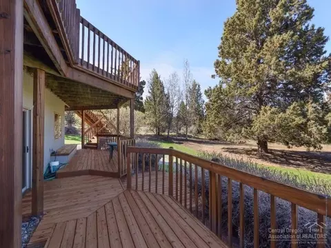 64055 Tanglewood Rd, Bend, OR 97703 photo 23