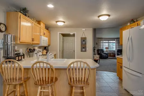 63347 Majestic Loop, Bend, OR 97701 photo 6
