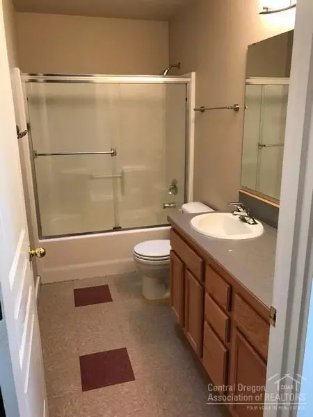 446 NEmerson Ave, Bend, OR 97701 photo 13