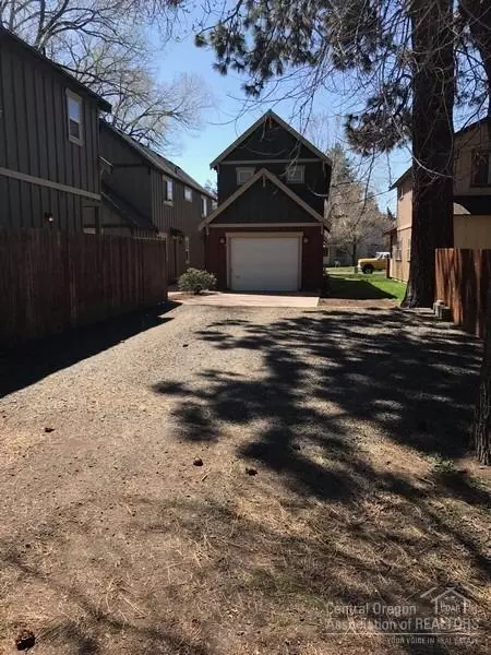 446 NEmerson Ave, Bend, OR 97701 photo 16