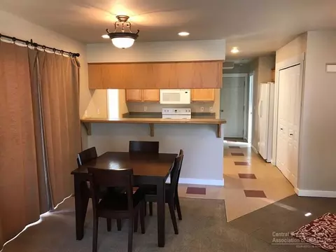 446 NEmerson Ave, Bend, OR 97701 photo 4