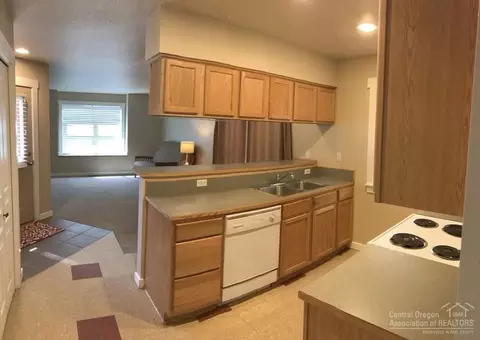 446 NEmerson Ave, Bend, OR 97701 photo 6