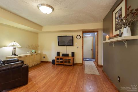 2823 NE Ocker Dr, Bend, OR 97701 photo 15