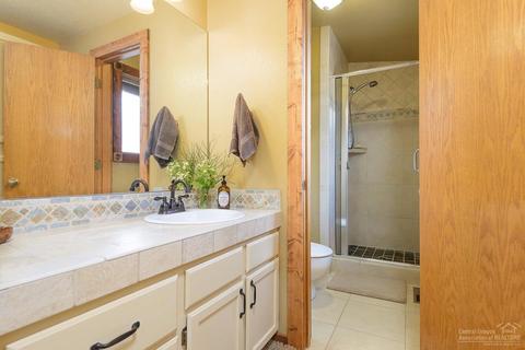 2823 NE Ocker Dr, Bend, OR 97701 photo 11