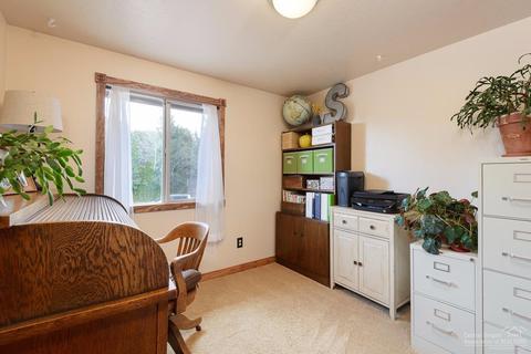 2823 NE Ocker Dr, Bend, OR 97701 photo 12