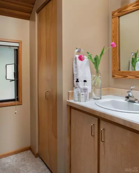 17567 Forest Ln, Sunriver, OR 97707 photo 9