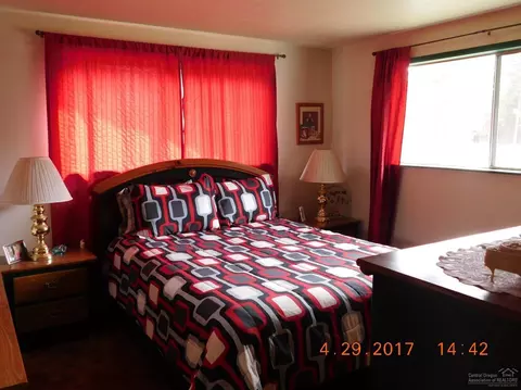 53789 Bridge Dr, La Pine, OR 97739 photo 18