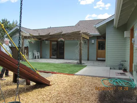 689 NW Sonora Dr, Bend, OR 97703 photo 9