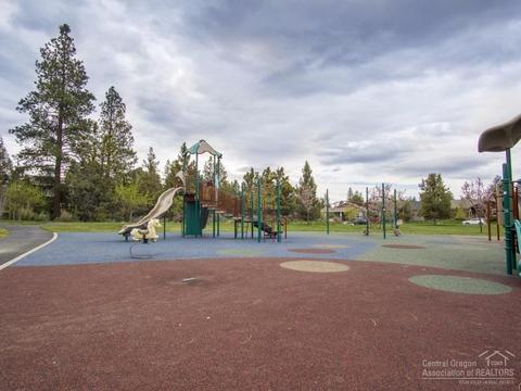 63352 Lavacrest St, Bend, OR 97703 photo 22