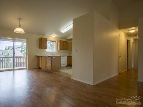 63352 Lavacrest St, Bend, OR 97703 photo 5