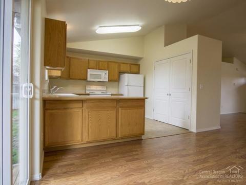 63352 Lavacrest St, Bend, OR 97703 photo 4