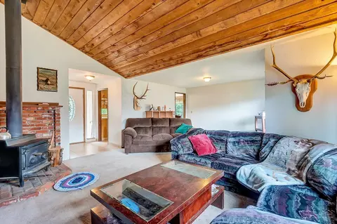 19451 Baker Rd, Bend, OR 97702 photo 5
