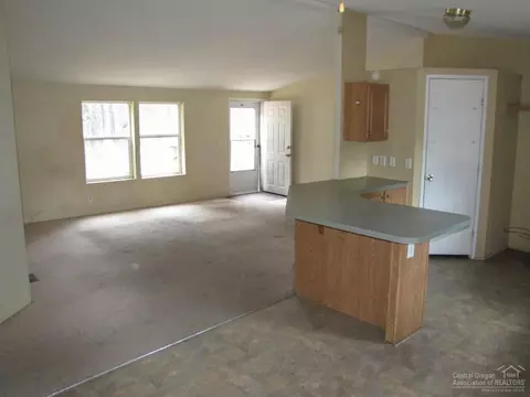 59730 Cheyenne Rd, Bend, OR 97702 photo 3