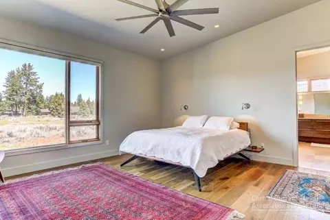 19354 Seaton Loop, Bend, OR 97702 photo 12
