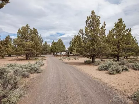 22962 Rickard Rd, Bend, OR 97702 photo 3