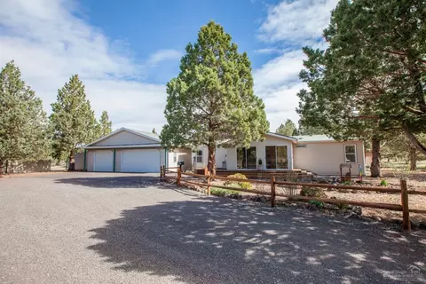 22962 Rickard Rd, Bend, OR 97702 photo 2