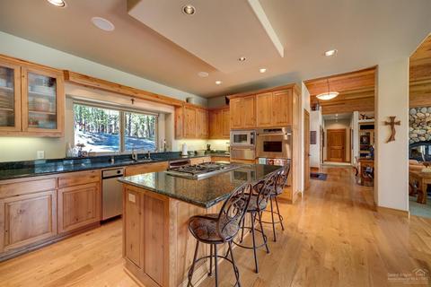 55120 Forest Ln, Bend, OR 97707 photo 3