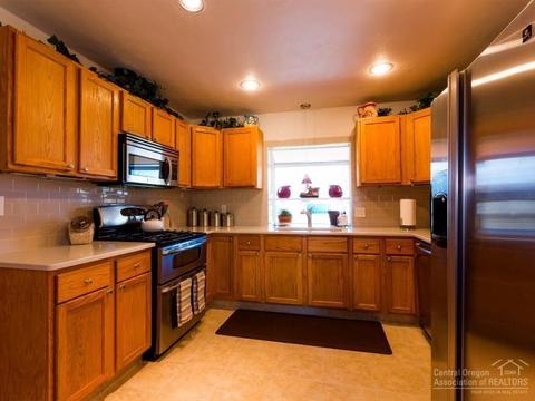 61408 SW Blakely, Bend, OR 97702 photo 6