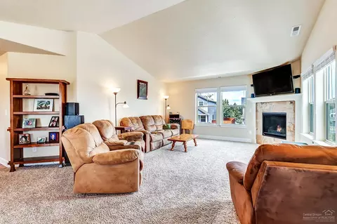 63344 NE Kalamata Loop, Bend, OR 97701 photo 4