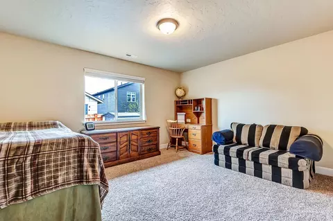 63344 NE Kalamata Loop, Bend, OR 97701 photo 17