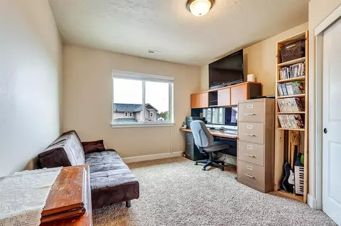 63344 NE Kalamata Loop, Bend, OR 97701 photo 13