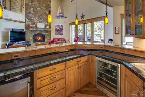 60733 Golf Village Loop, Bend, OR 97702 photo 11