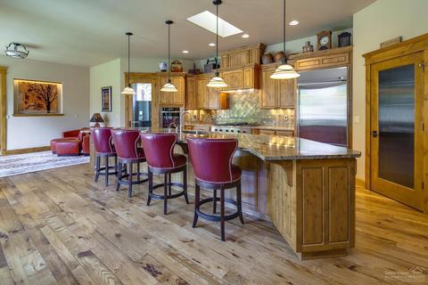 60733 Golf Village Loop, Bend, OR 97702 photo 5