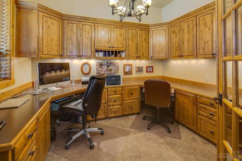 60733 Golf Village Loop, Bend, OR 97702 photo 18