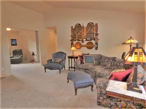 19996 Powers Rd, Bend, OR 97702 photo 3