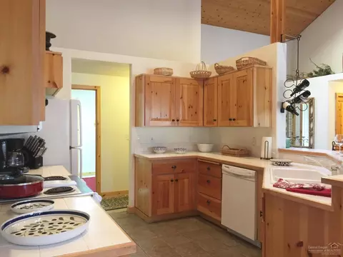 57749 Wallowa Loop, Sunriver, OR 97707 photo 6
