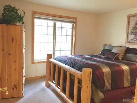 57749 Wallowa Loop, Sunriver, OR 97707 photo 14