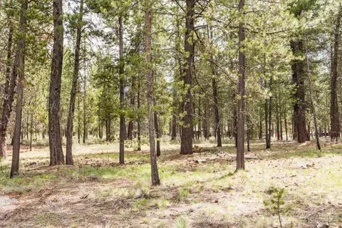 56348 Trailmere Cir, Bend, OR 97707 photo 3