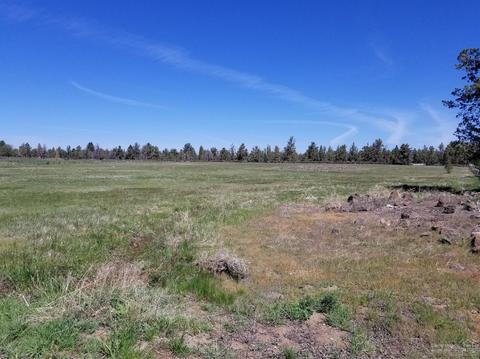 63115 Terry Dr, Bend, OR 97701 photo 2