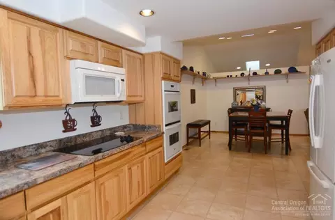 14730 Longleaf Pne, La Pine, OR 97739 photo 4