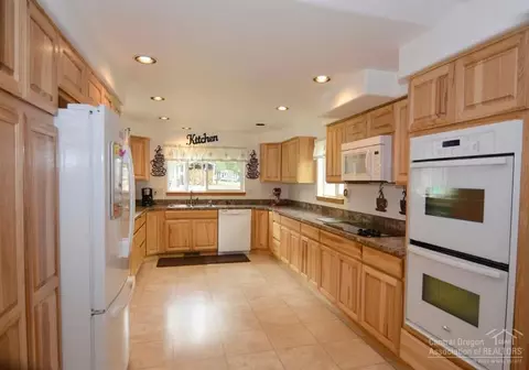 14730 Longleaf Pne, La Pine, OR 97739 photo 3